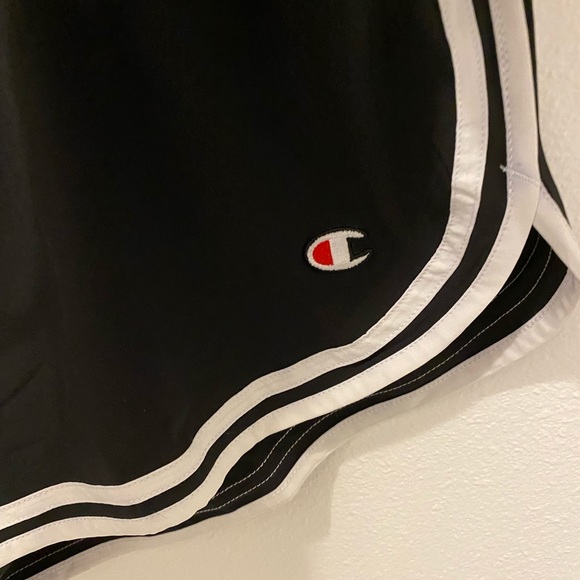 Champion Women’s Black Doubledry 3.5" Varsity Shorts w/Liner - XL - Picture 4 of 10